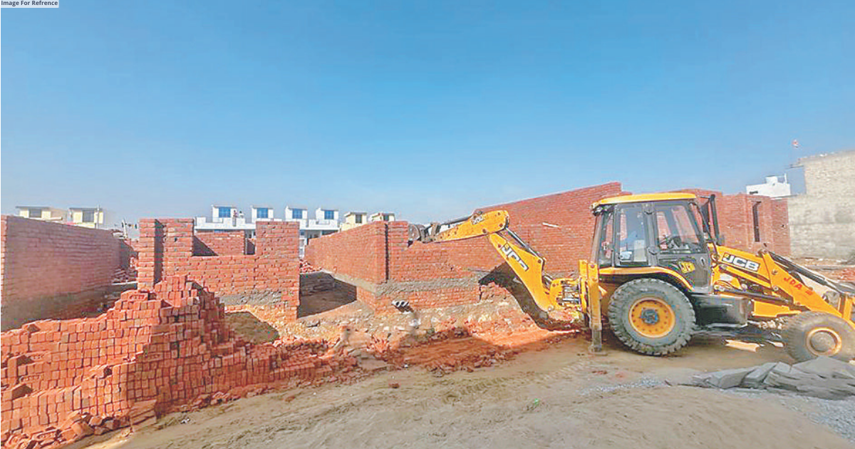 19 villas demolished, 8 sealed in Machwan